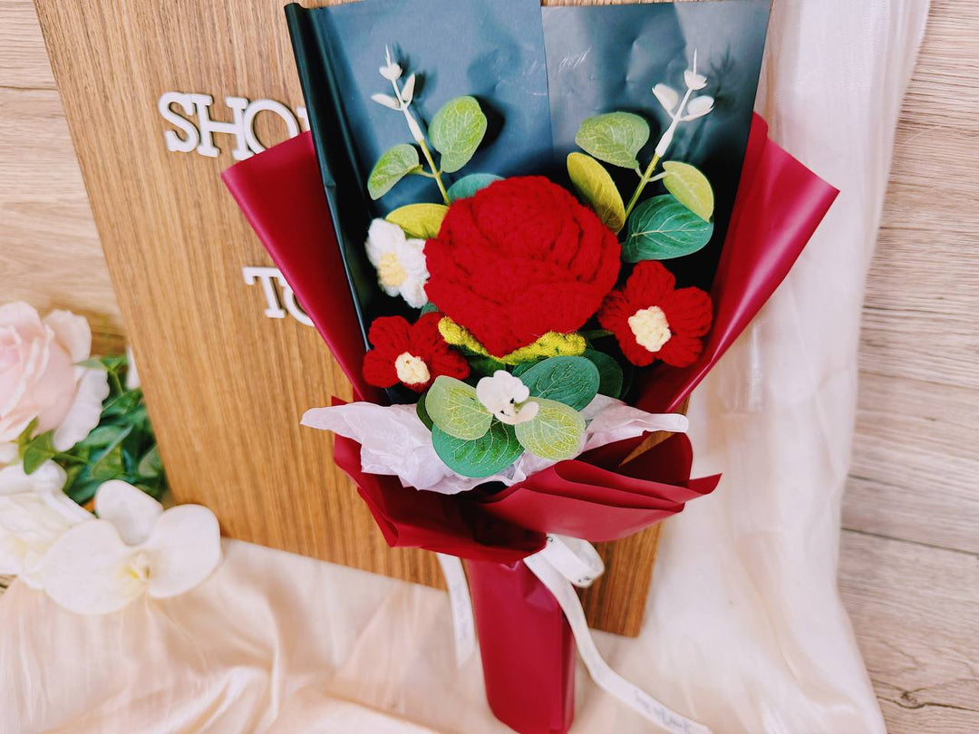 Rosie flower knit tops red ☆新品未開封☆ 1 Crochet Rose + 3 Small Flowers - Red) - Singapore Graduation