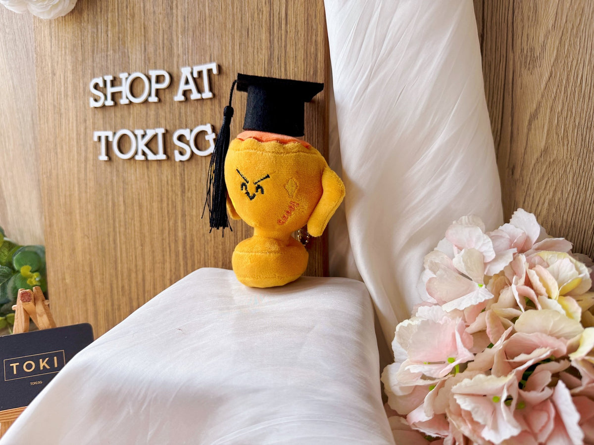 ( Trophy (9CM)) - Singapore Graduation Flower Bouquet, Bear & Gift Shop ...